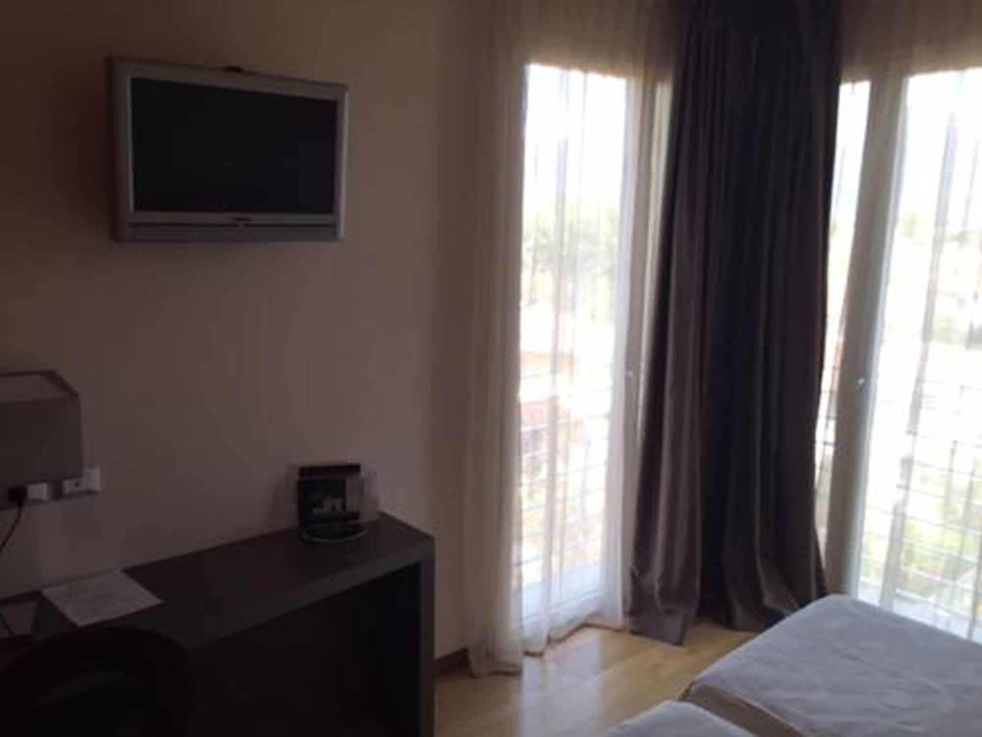 Zen Hotel Versilia Marina di Pietrasanta Luaran gambar