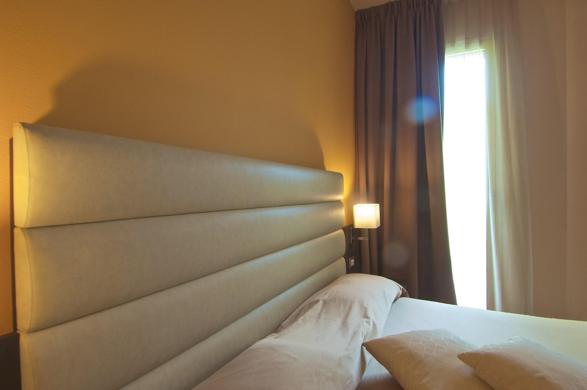 Zen Hotel Versilia Marina di Pietrasanta Luaran gambar