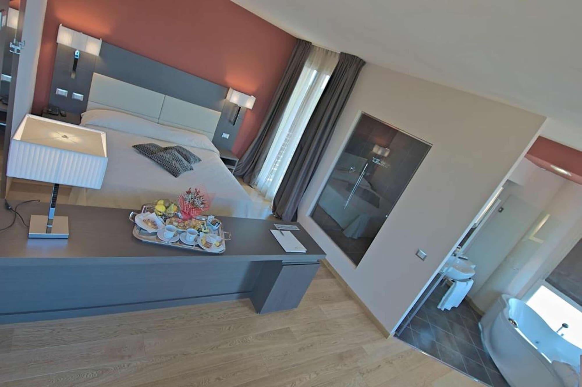 Zen Hotel Versilia Marina di Pietrasanta Luaran gambar